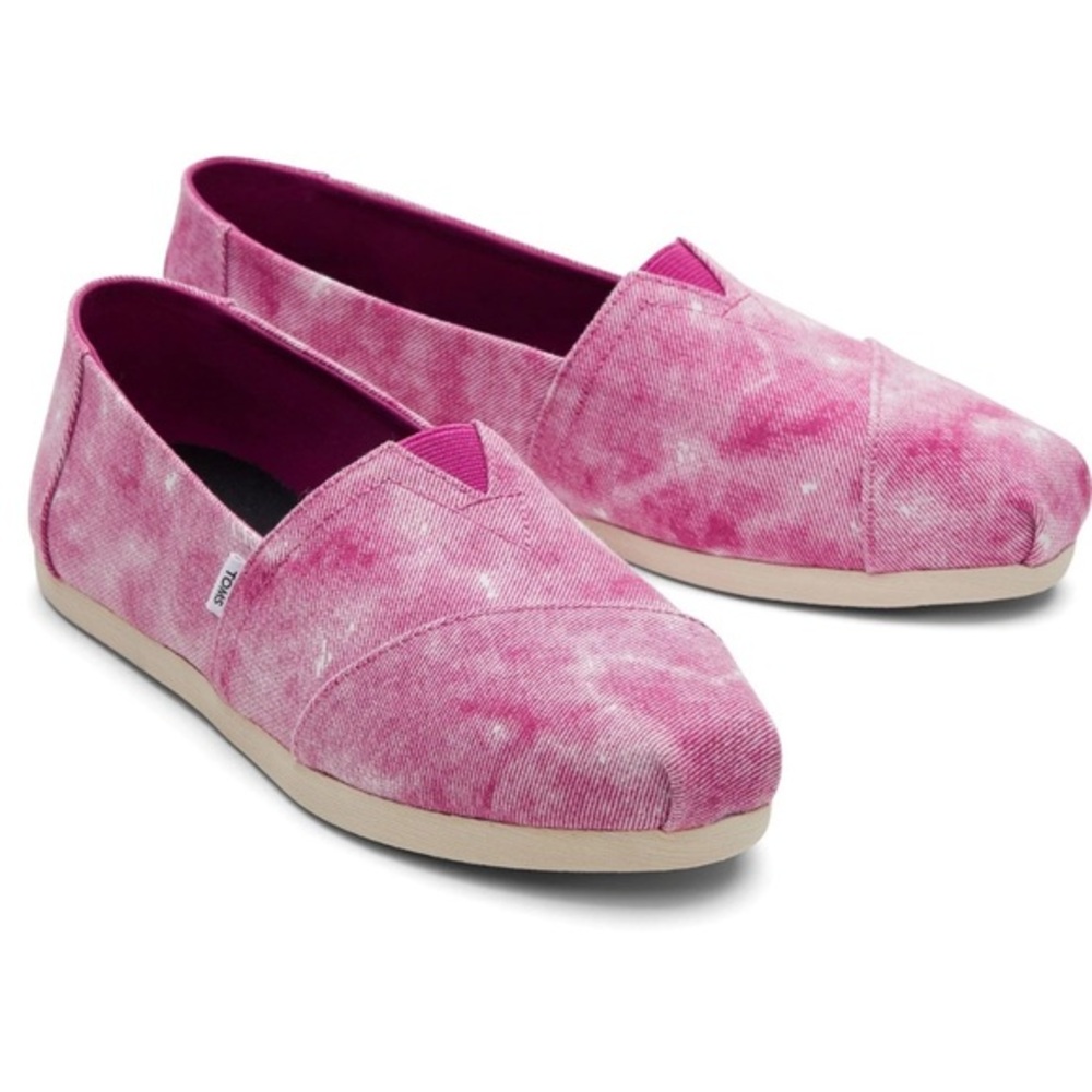 TOMS Dark fuchsia repreve distressed washed canvas shoe size 7.5